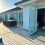 Modern Spacious Family Retreat Garden * オーデンセ