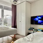 ヴィラ Modern Spacious Family Retreat Garden