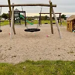 ヴィラ Modern Spacious Family Retreat Garden